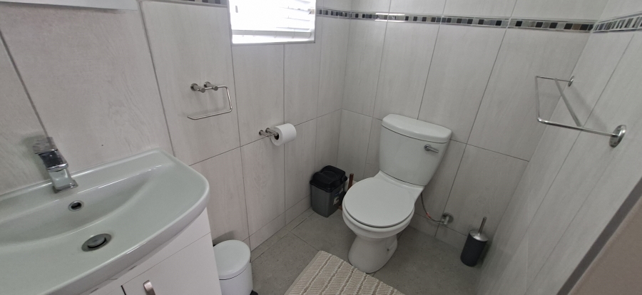 To Let 1 Bedroom Property for Rent in Voorbaai Western Cape